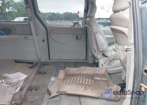 2005 Chrysler Town & Country Touring z USA, uszkodzony, nr VIN 2C8GP54L25R601479